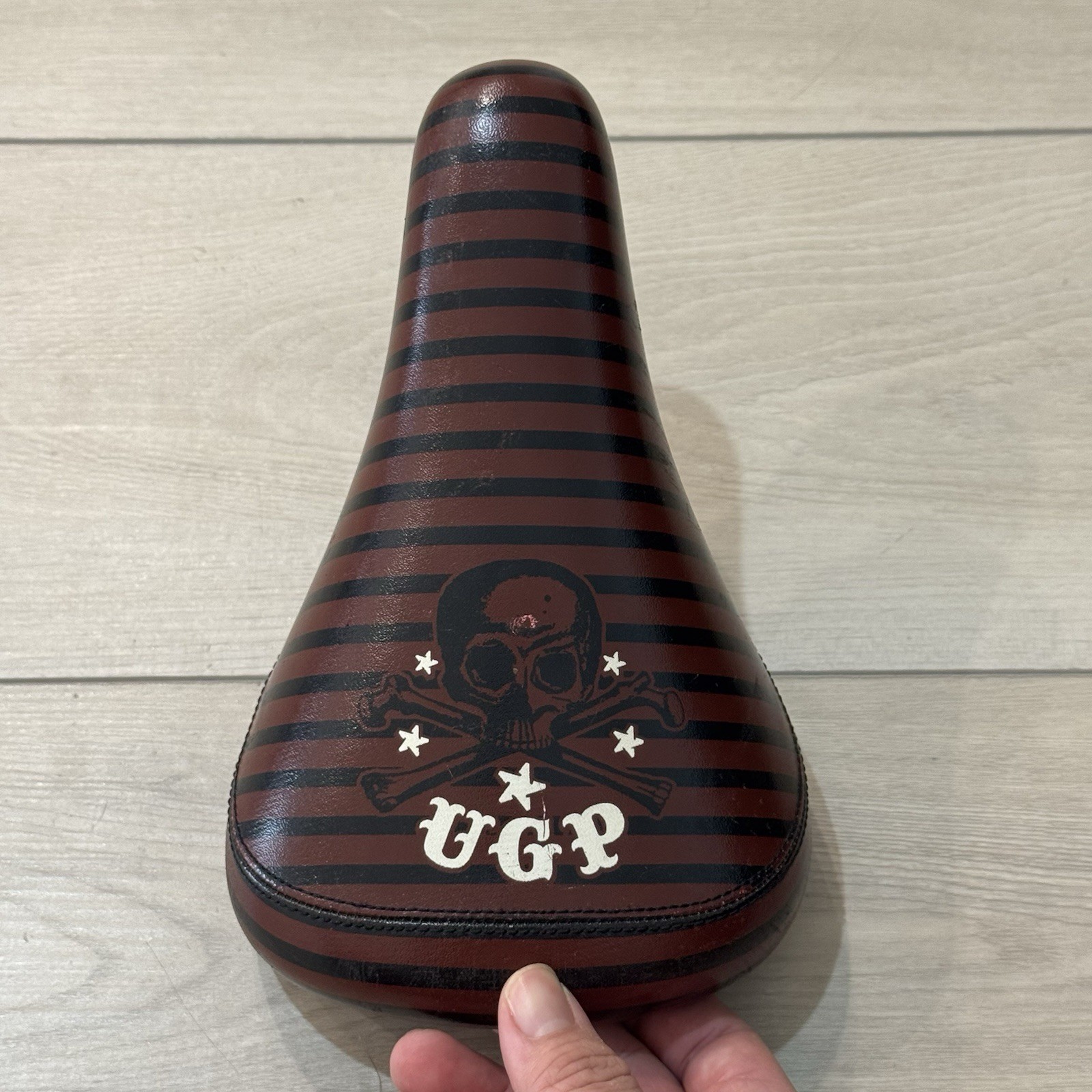UGP Underground Products BMX Seat Old Mid School Red Black Padded Skull Logo