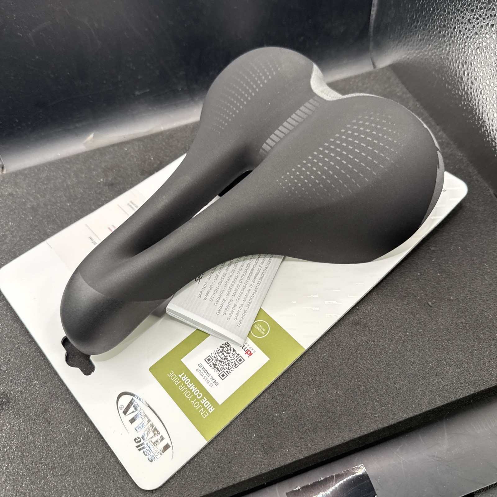 Selle Italia T3 Flow S2 Cycling Road Touring Saddle Seat 210mm Width (9419-13)