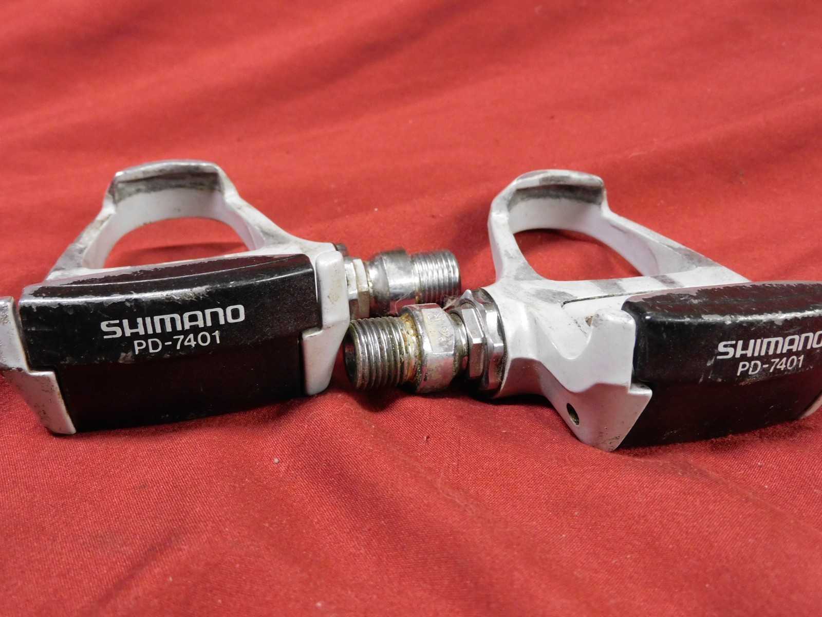 Gray SHIMANO Dura-Ace PD-7401 Clipless Pedals 9/16 x 20 NO Cleats Look Patent