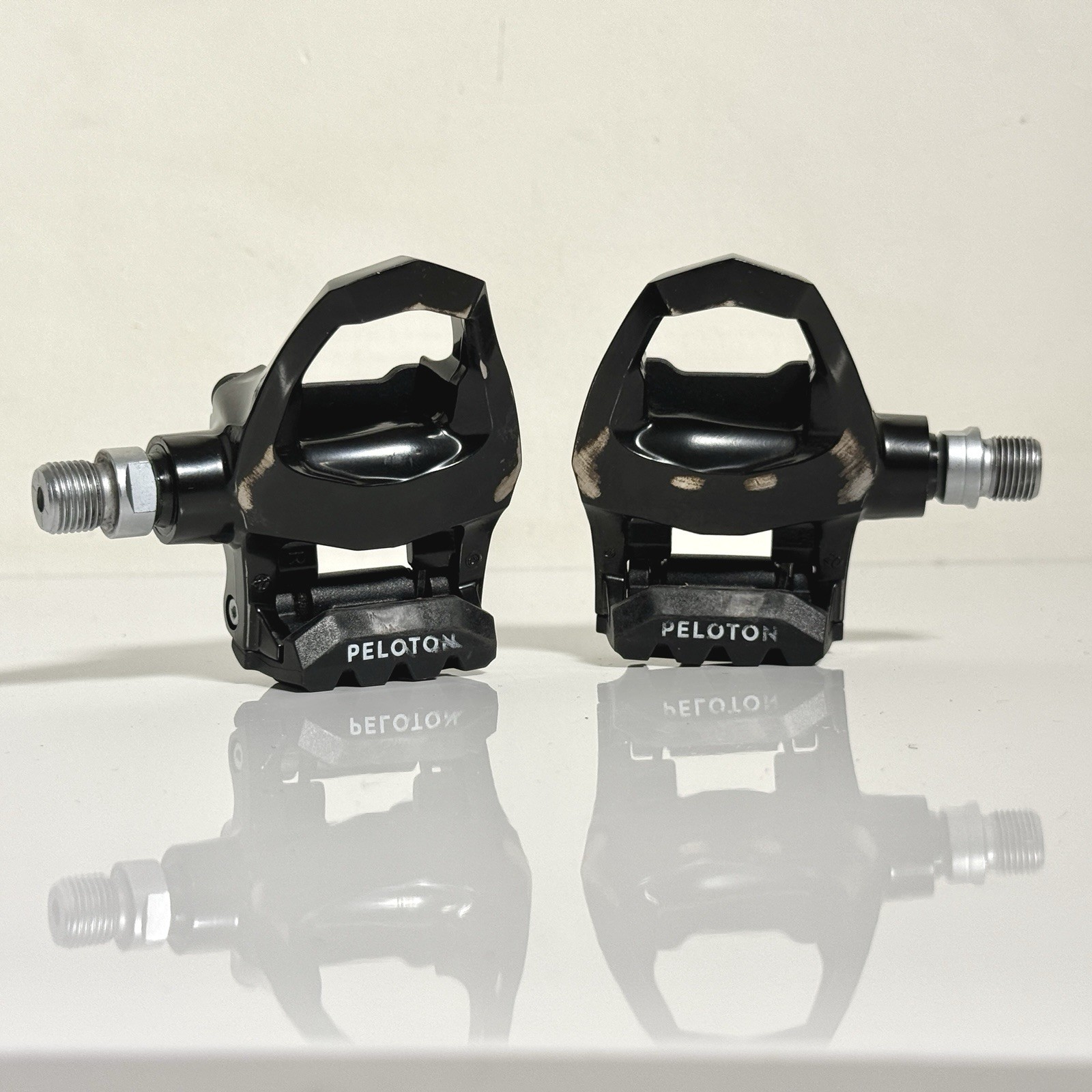 Genuine Peloton OEM Replacement Clip-In Pedals Pair LOOK Delta 9/16 Bike Bike+