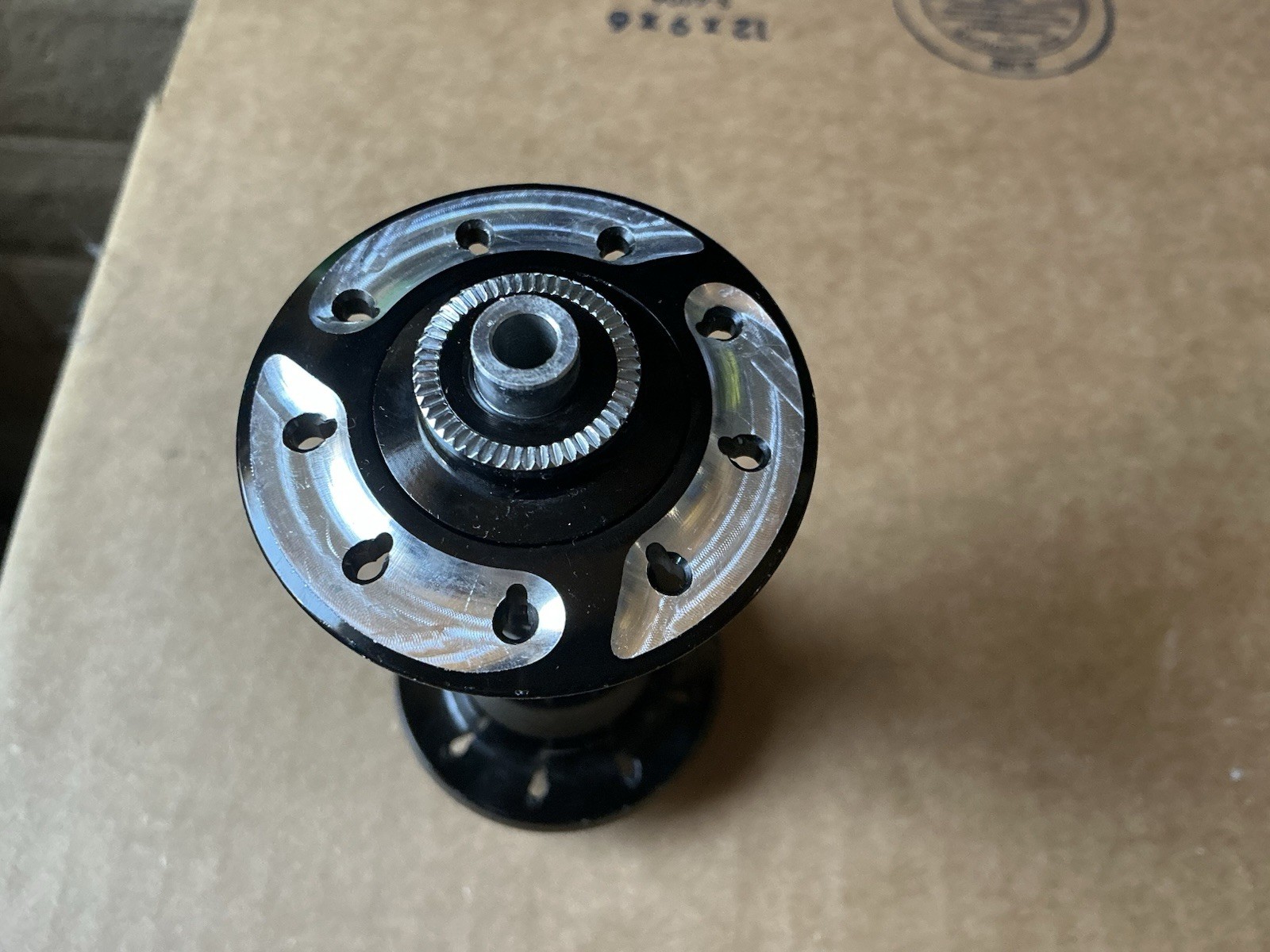Bontrager Race Lite Front Hub 18H 100mm OLD/Rim Brake/Black/Road Bike Alloy