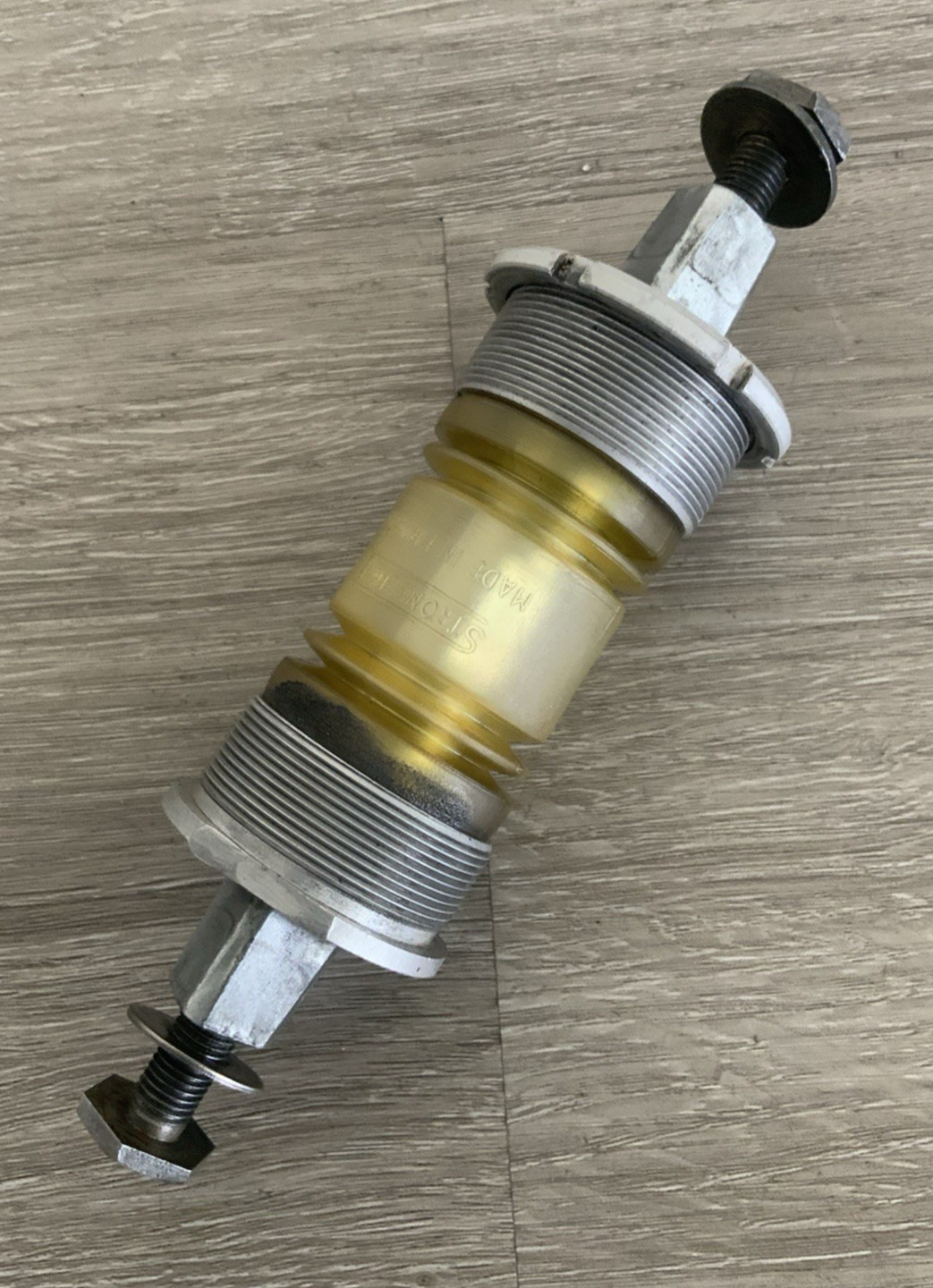 STRONGLIGHT SEALED BOTTOM BRACKET ITALIAN THREADED 70-119 MM 252 GRAMS