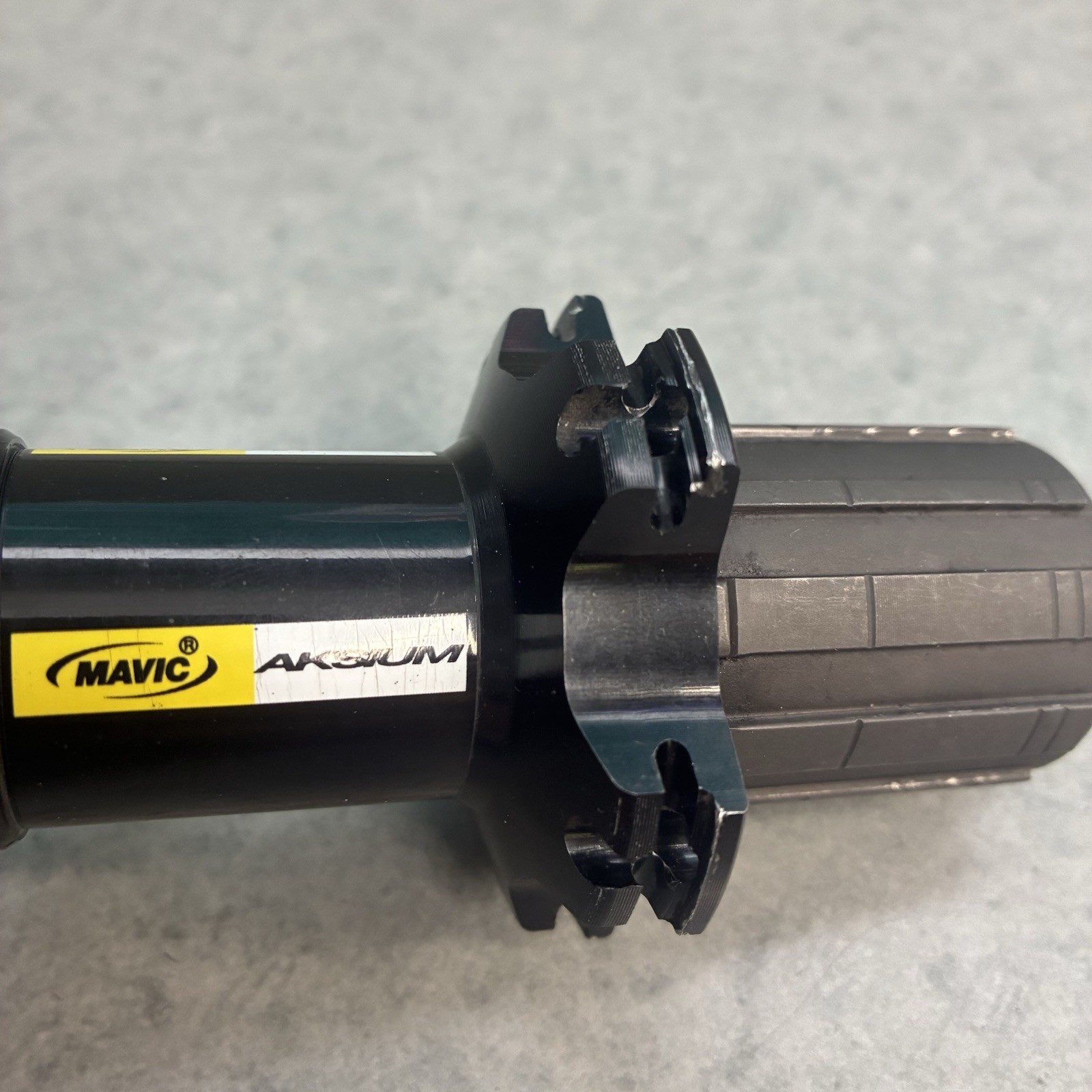 Mavic Aksium Rear Hub 20h Shimano SRAM 10/11 Speed QR 130mm SMOOTH BEARINGS!!