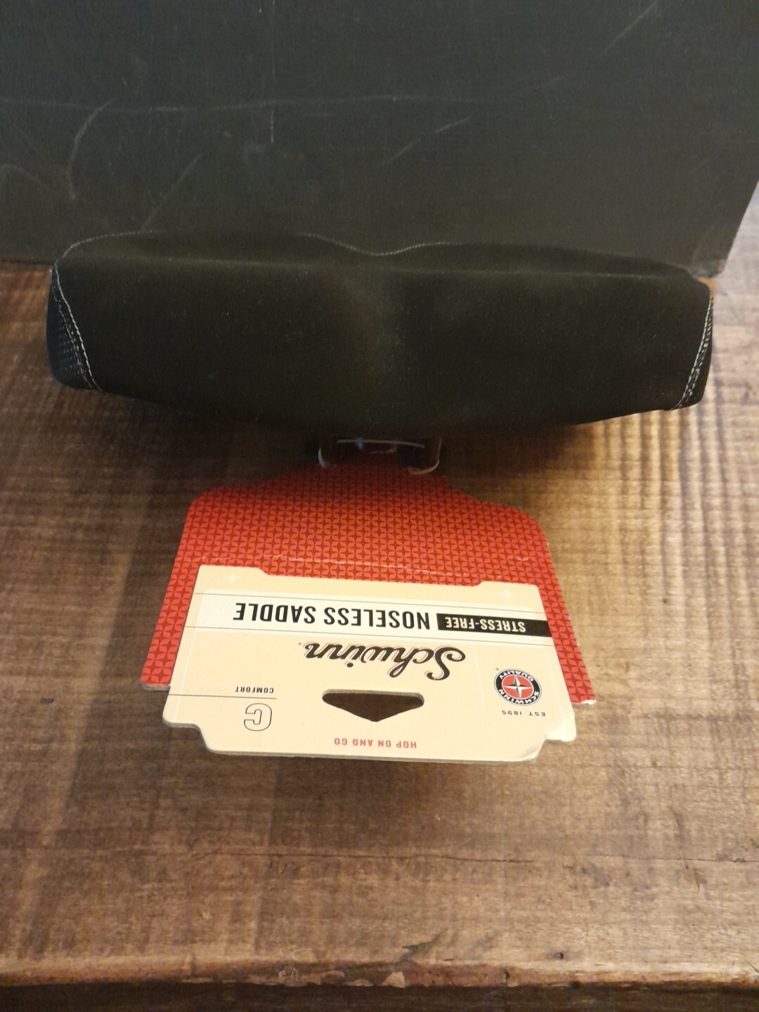 SCHWINN Bicycle Stress Free Noseless Saddle Bike Seat See Description