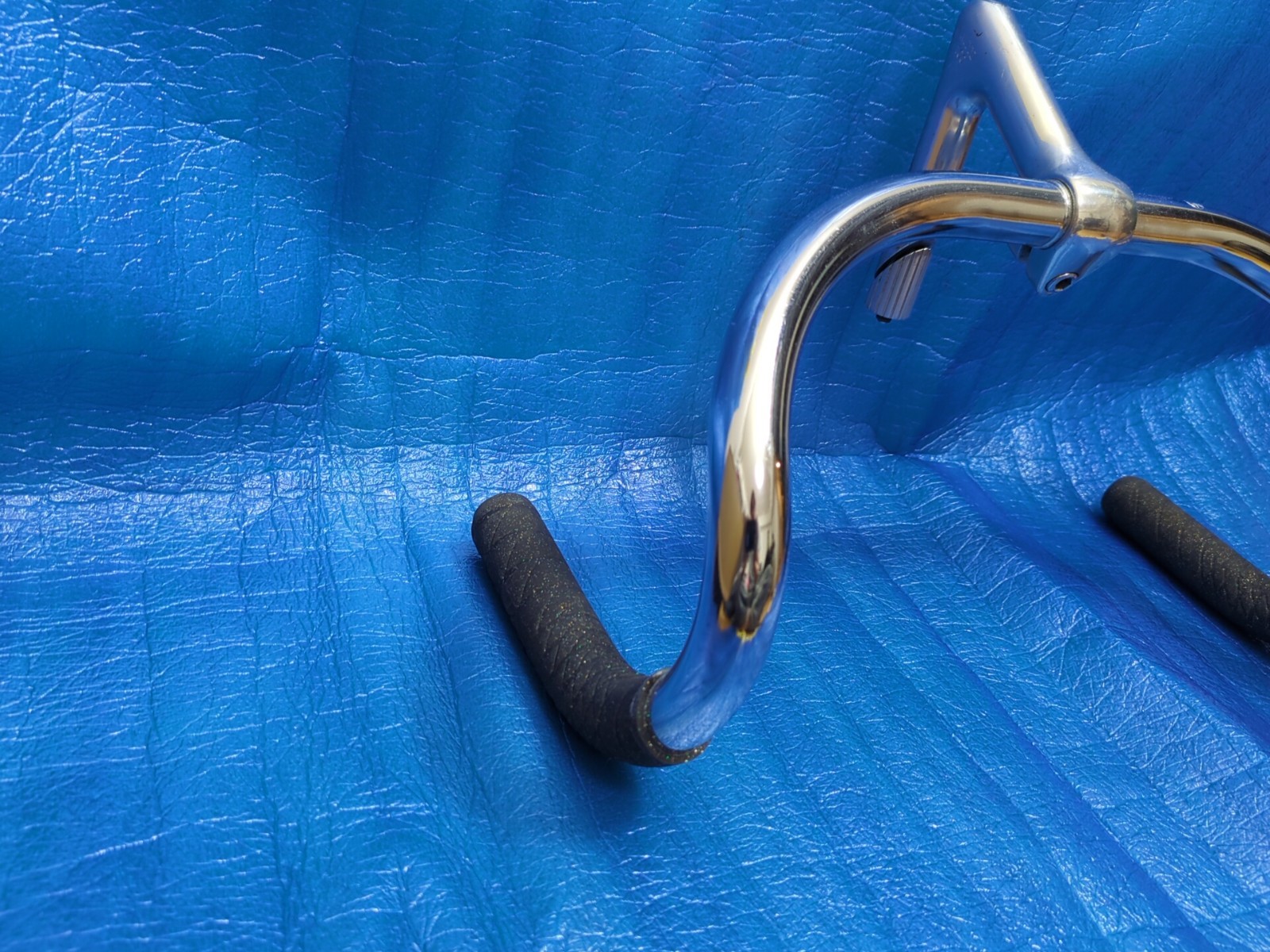 Nitto B123 Steel 370mm NJS Handlebar + Nitto 100mm AA Stem + Champ Grips