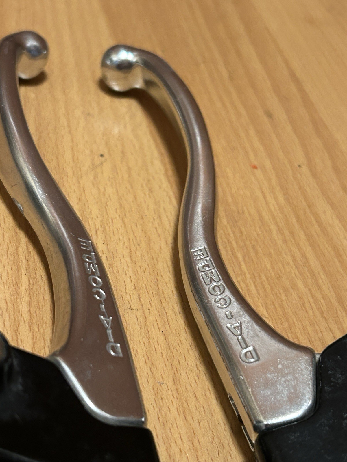 Vintage 1983 Dia-Compe Brake Levers Pair 4-Finger 80s Mountain Cruiser Klunker