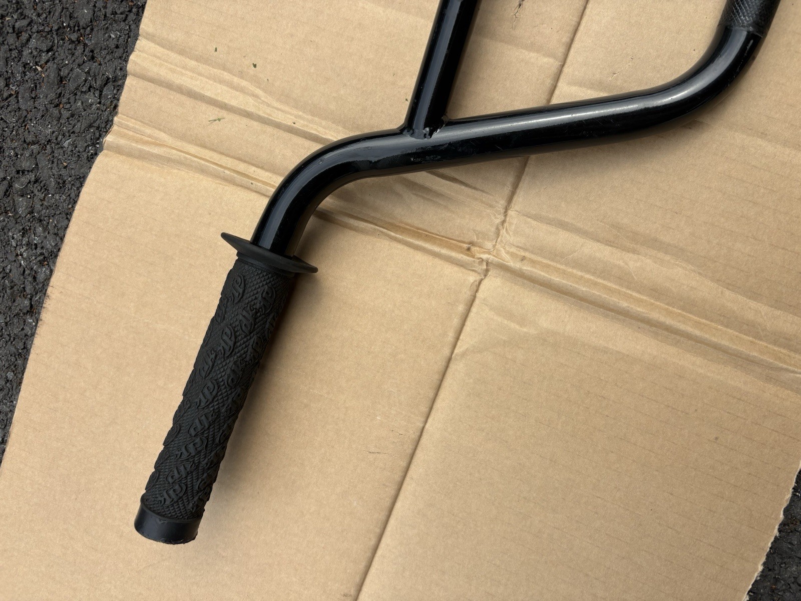 DK Bikes BMX Handlebars Black Mid School With DK Grips Used Not Cut Or Bent
