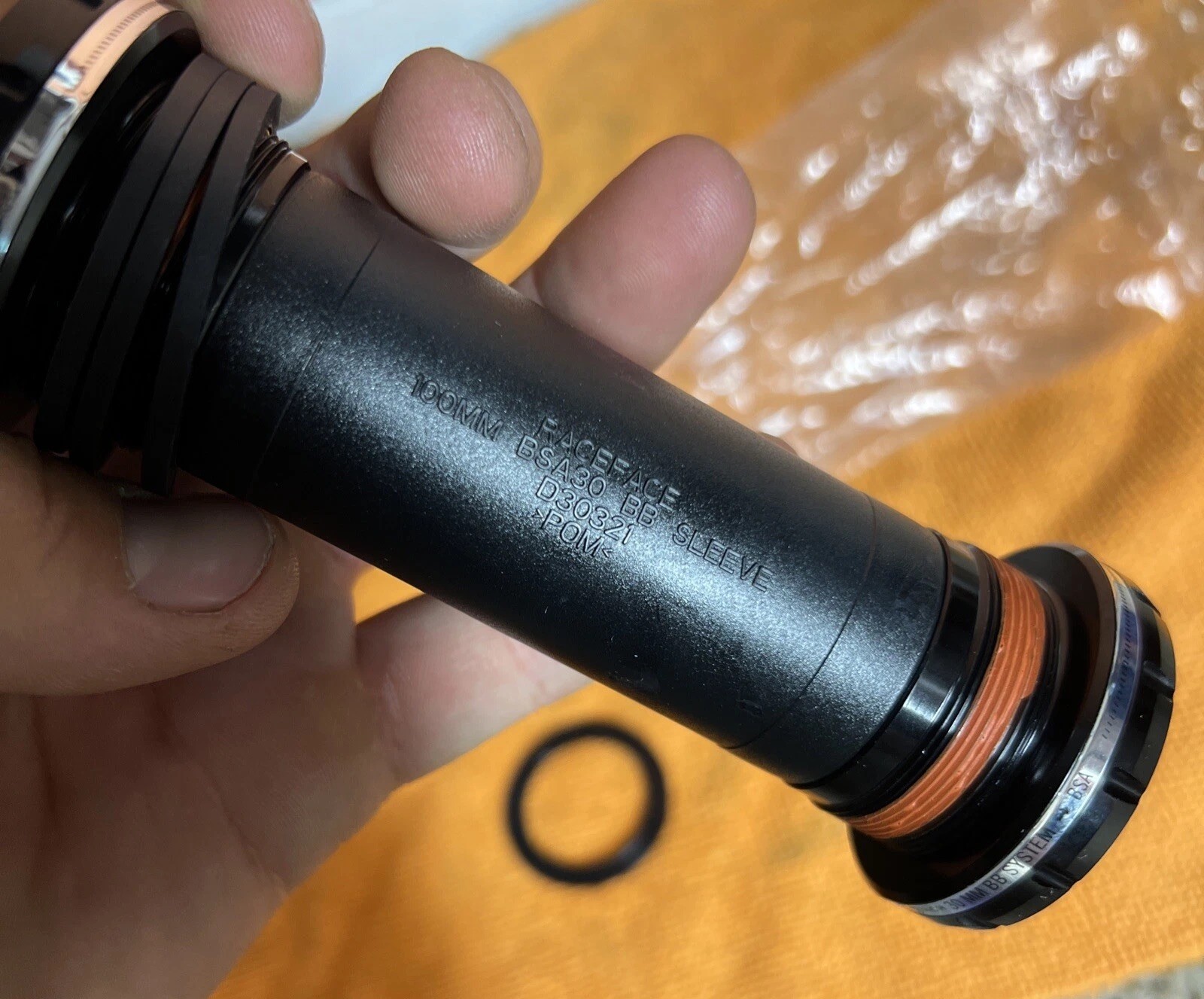 RaceFace CINCH Bottom Bracket BB BSA 100mm Shell x 30mm Spindle External Seal