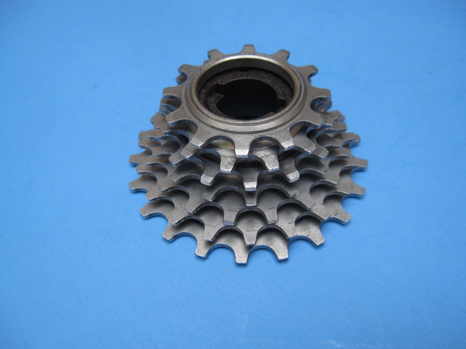 vintage Suntour New Winner 7-spd freewheel, 12/13/…/19/21, in box, near-mint