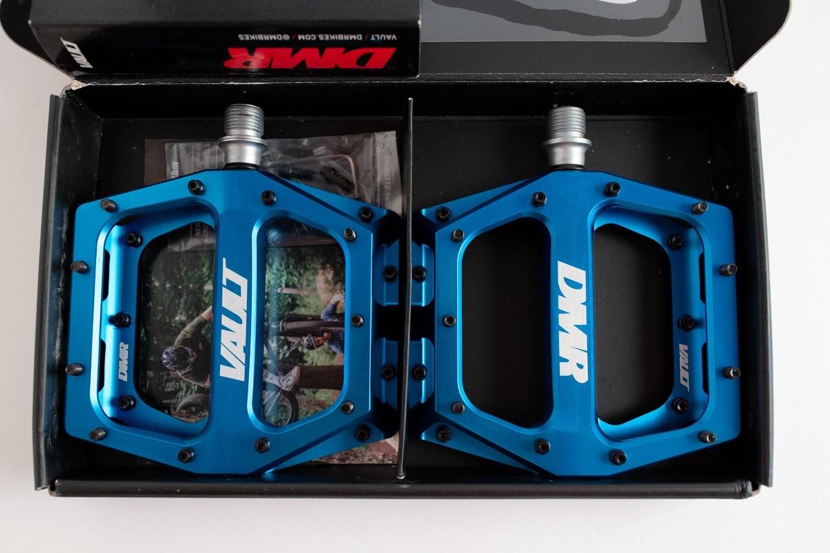 New DMR Vault Pedals Blue 9/16″ Aluminum MTB Platform Pedals
