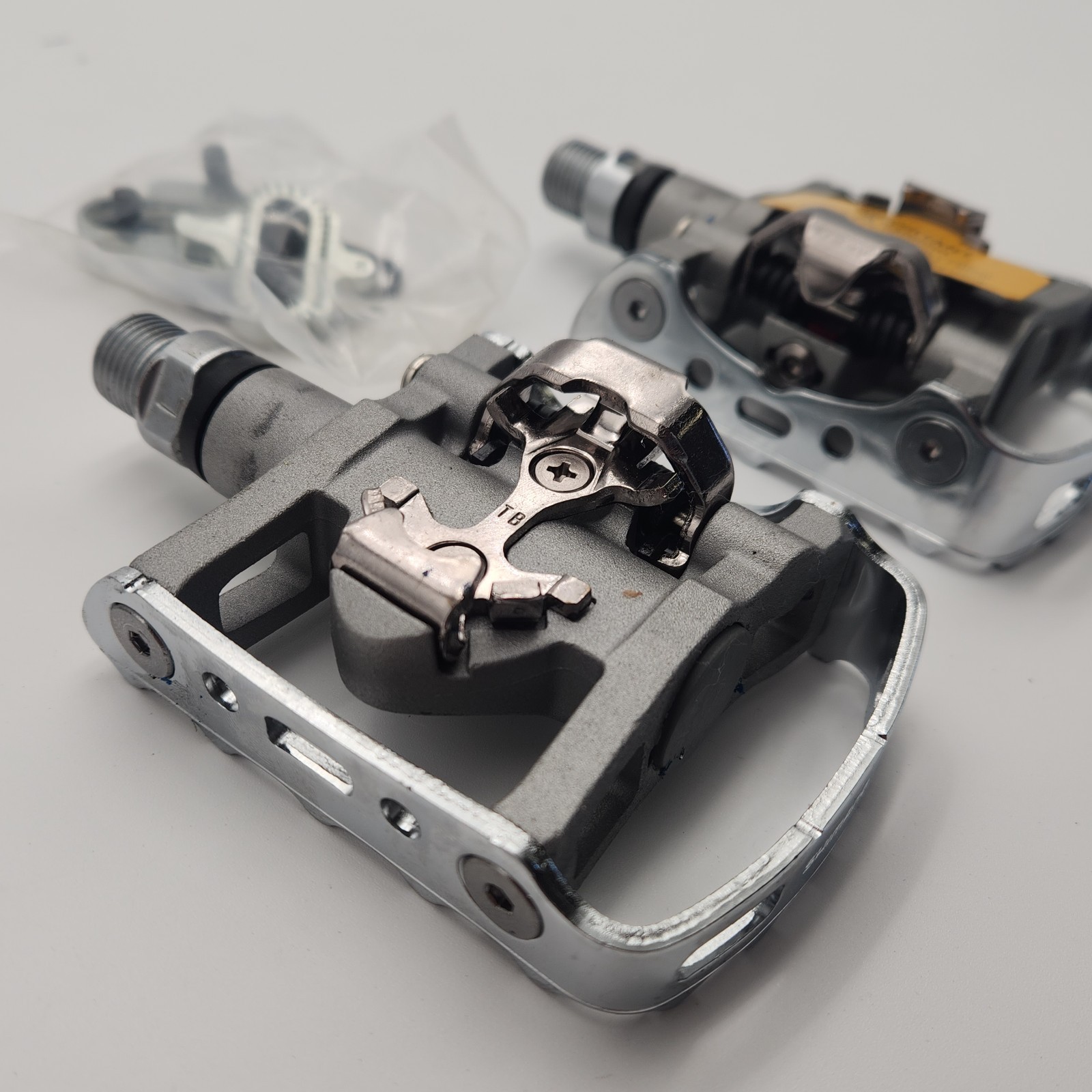 Shimano PD-M324 Clipless Bicycle Pedals Multi-Purpose Silver OPEN PACKAGE