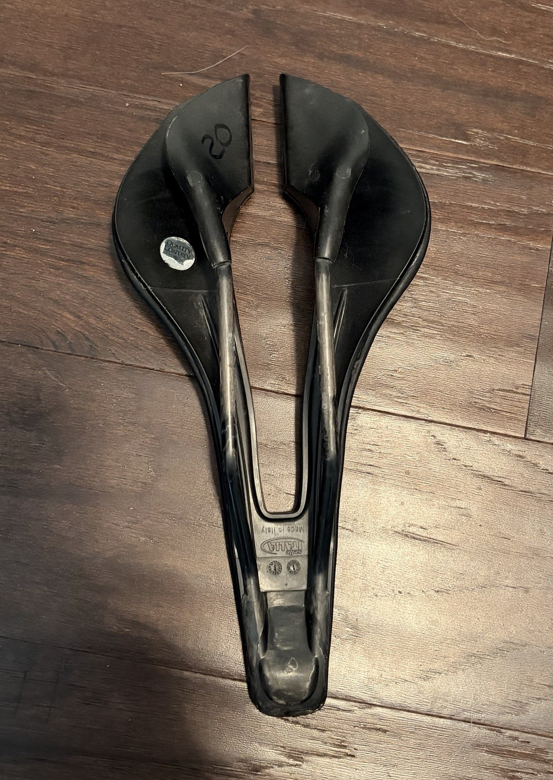 Italia Road Bike Racing Saddle Split Nose Carbon Black 7x7mm Rails