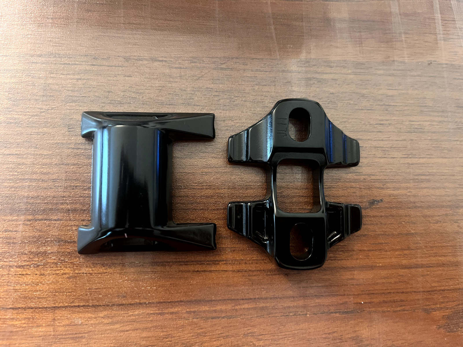 Set of 2-SRAM Clamp Kit for Service Course B1-NIB