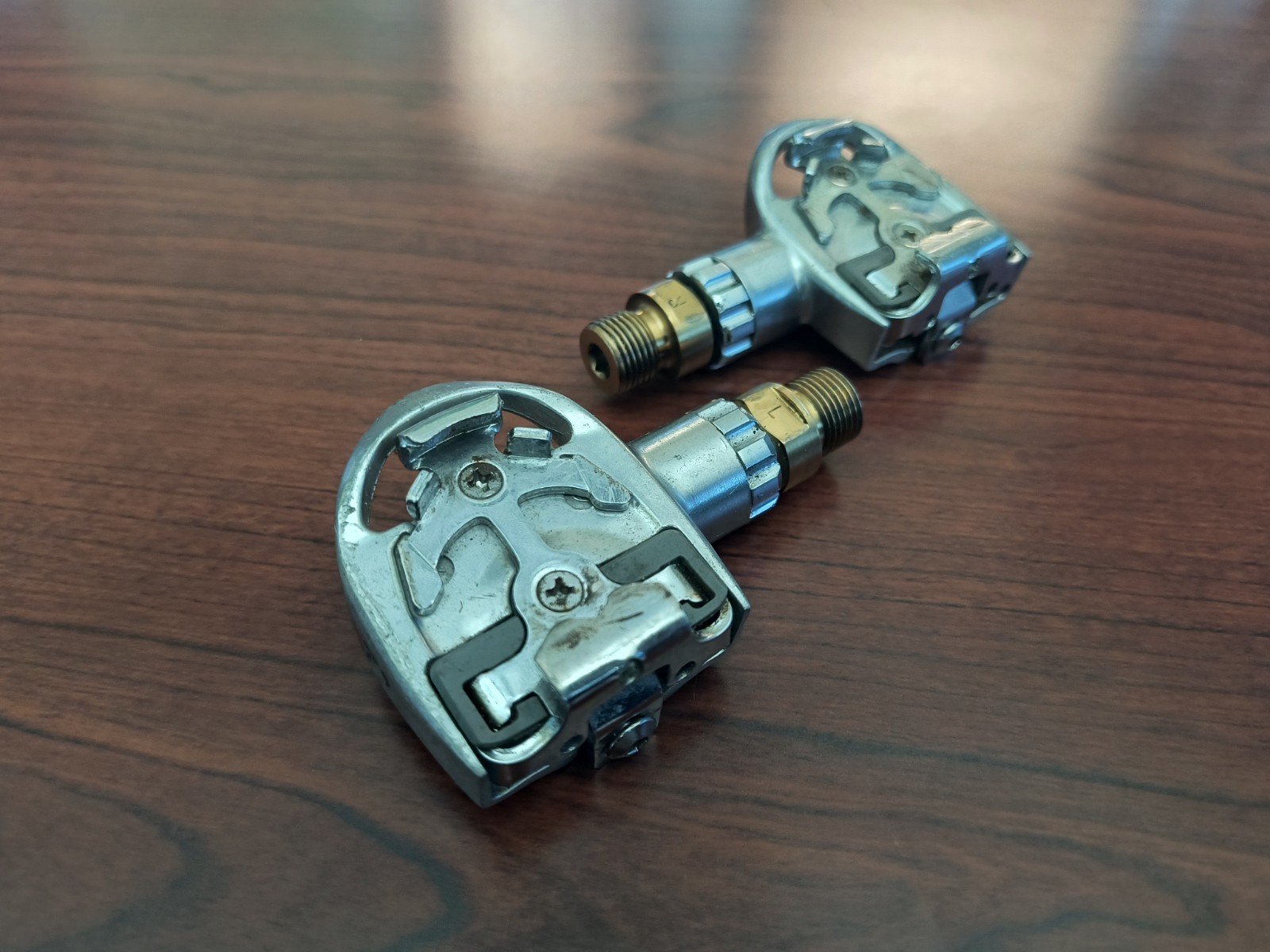 Vintage Nashbar VP-161 Clipless Pedals, 9/16″, Silver/Gold Spindles