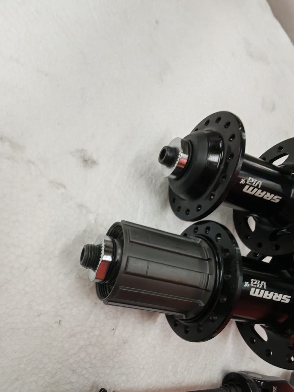 SRAM VIA SET 32 HOLES FRONT & REAR HUBS 9/10 SPEED QUICK RELEASE