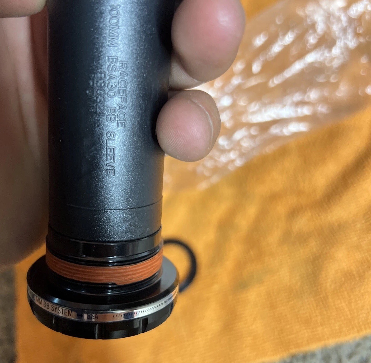 RaceFace CINCH Bottom Bracket BB BSA 100mm Shell x 30mm Spindle External Seal