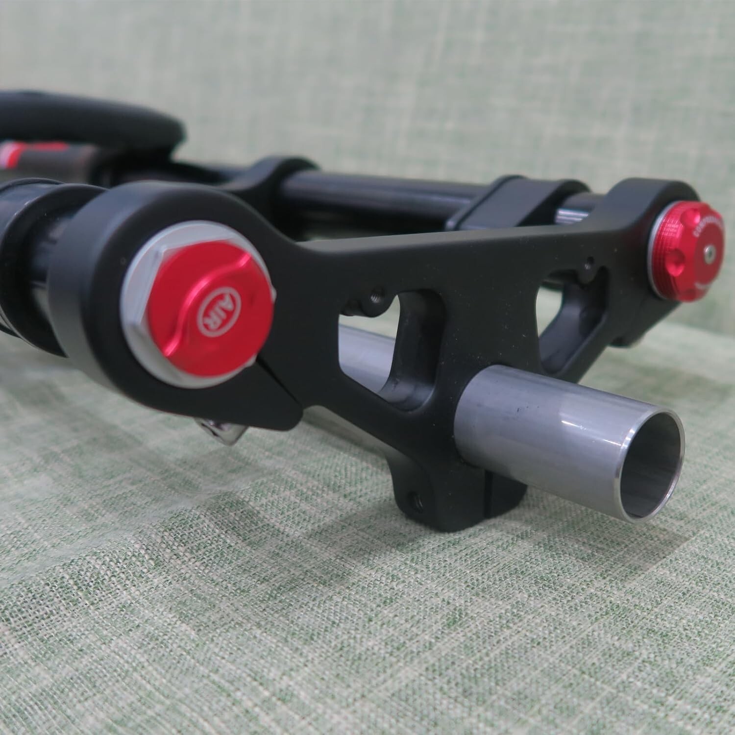 20*4.0″ Fat Bike Fork Air Suspension Fork & Headset for 44-55mm Tapered Frame