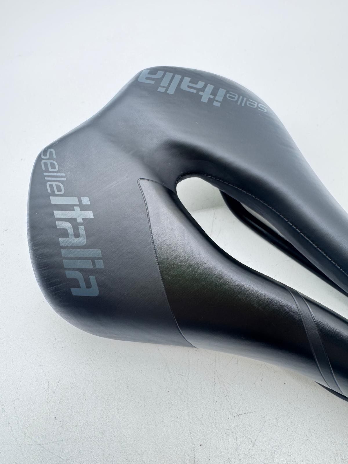 Selle Italia X3 Boost Cutaway Road Bike Saddle Black 7x7mm Rails 155mm