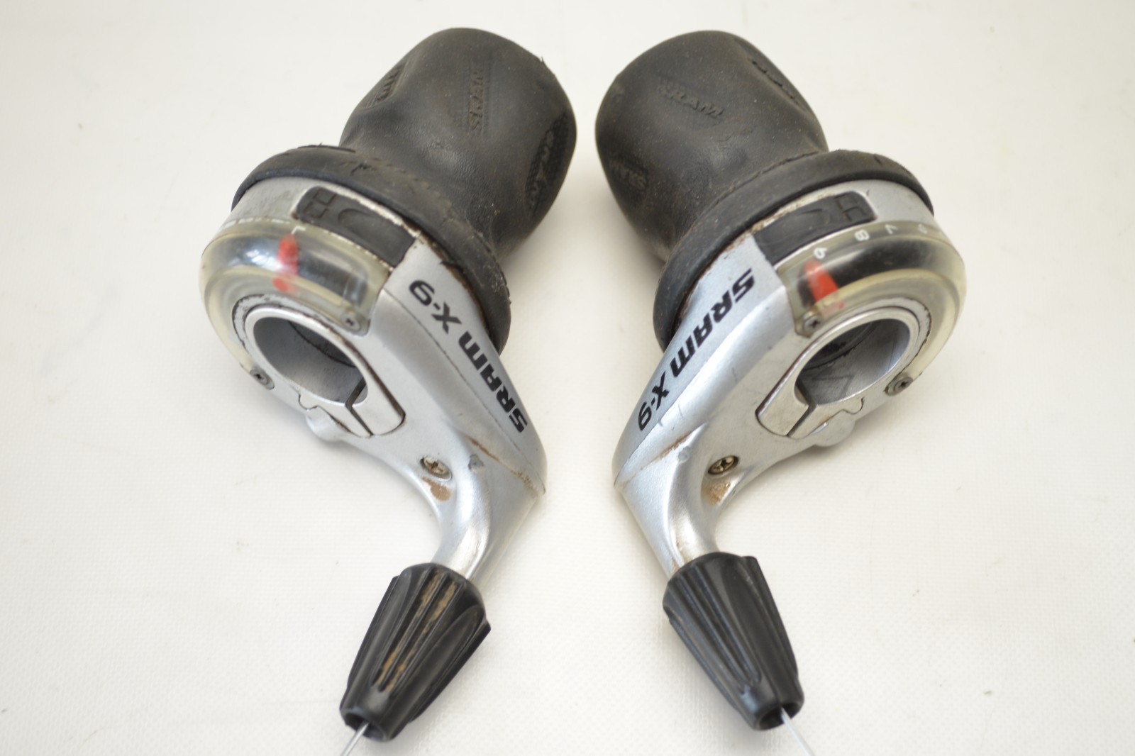 SRAM 9-0 BICYCLE 9 x 3 SPEED TWIST GRIP SHIFTER WITH INDICATOR WINDOWS