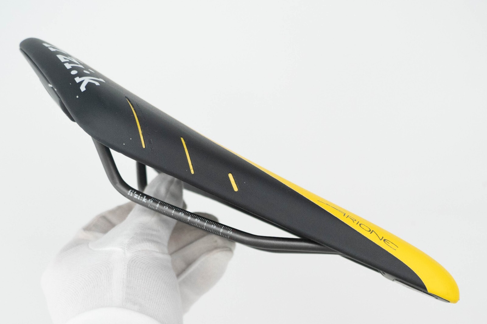 NOS FIZIK ARIONE R3 REGULAR YELLOW VINTAGE SADDLE SEAT RACING ROAD BICYCLE BIKE