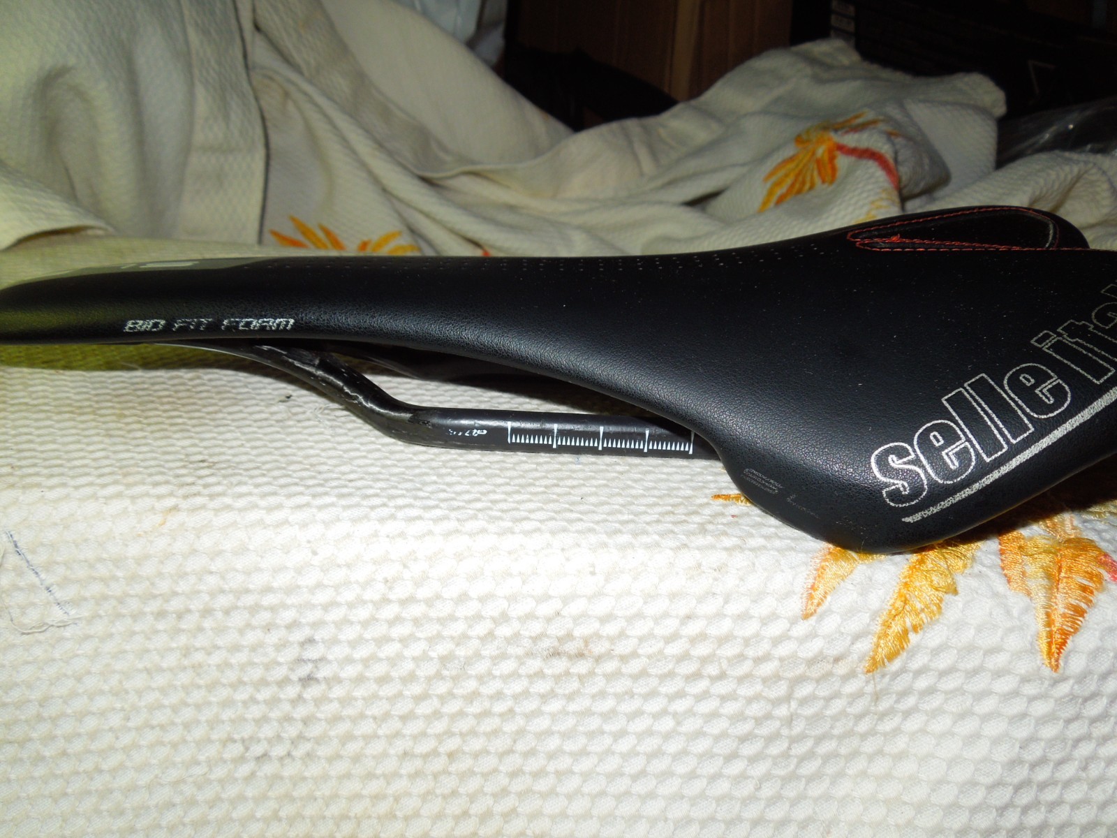 Selle Italia SLR Carbon Road Bike Saddle 130mm. Weight 138gr.