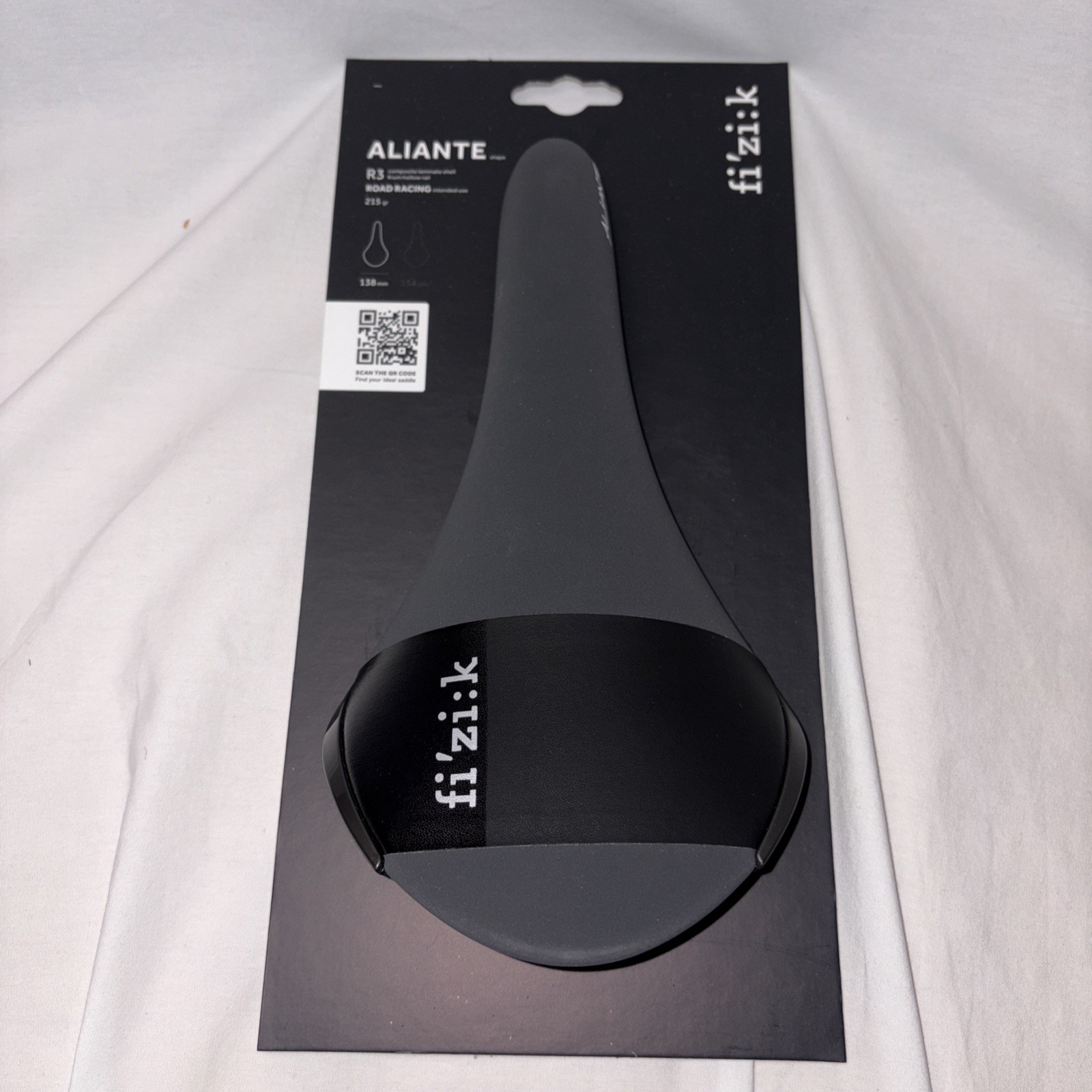 fi”zi:k Aliante R3 Racing 138mm Saddle Black