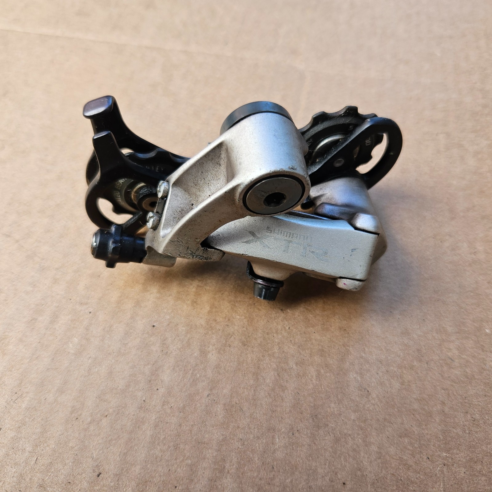 Shimano XTR 8 Speed Rear Derailleur Medium Cage RD-M950 Gray Japan
