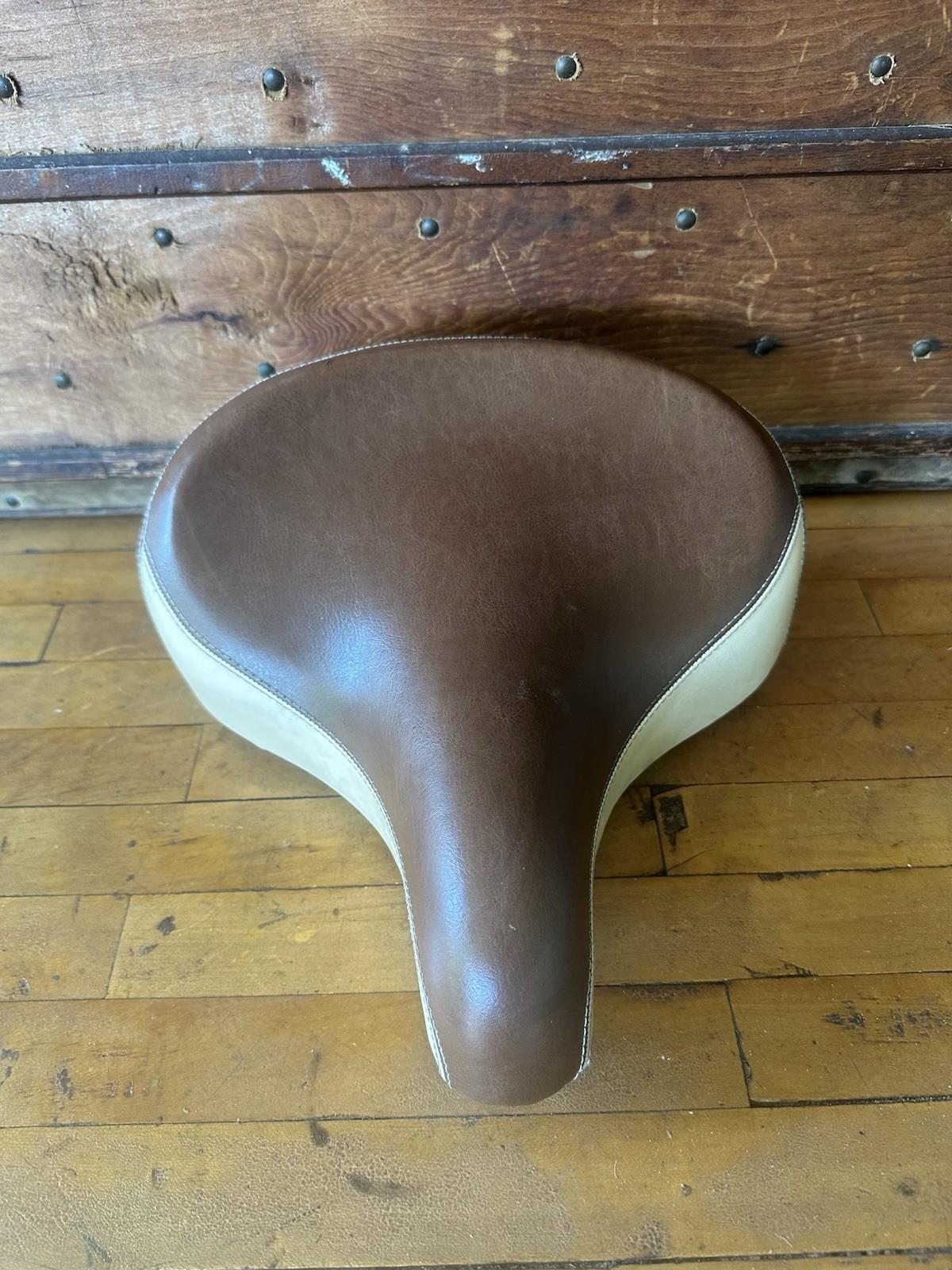 Bontrager Cruiser Bike Saddle – Tan/brown – 10×10 In – Comfort Padded. EUC.