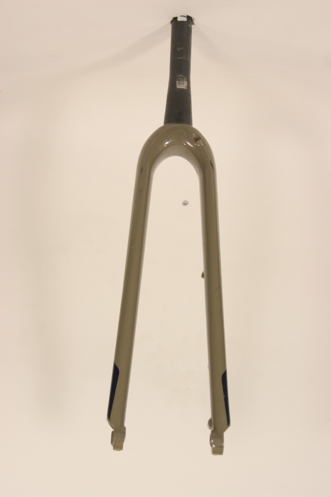 Fuji FC-440 Carbon Fork 700c Disc Brake Taperedx200mm Threadless Thru Axle FKC68