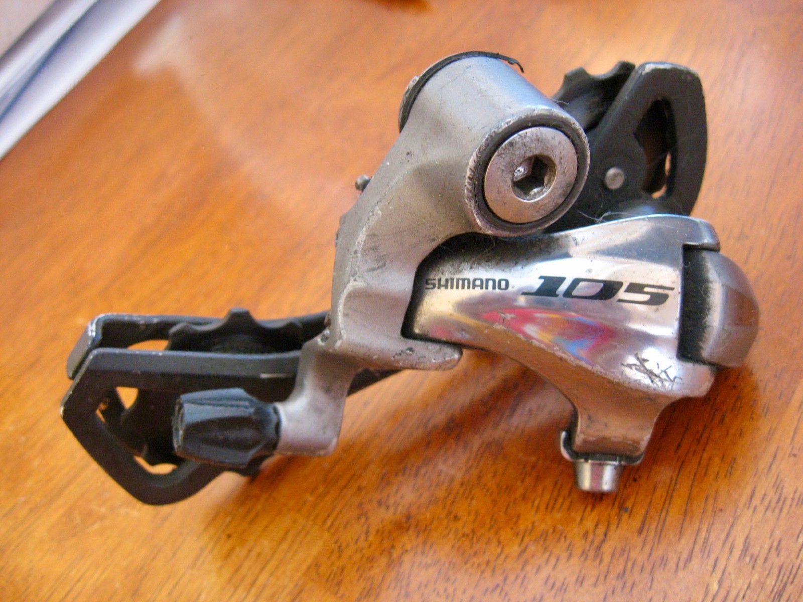 Shimano 105 RD-5701-S GS Silver Medium Cage Rear Derailleur 10 speed