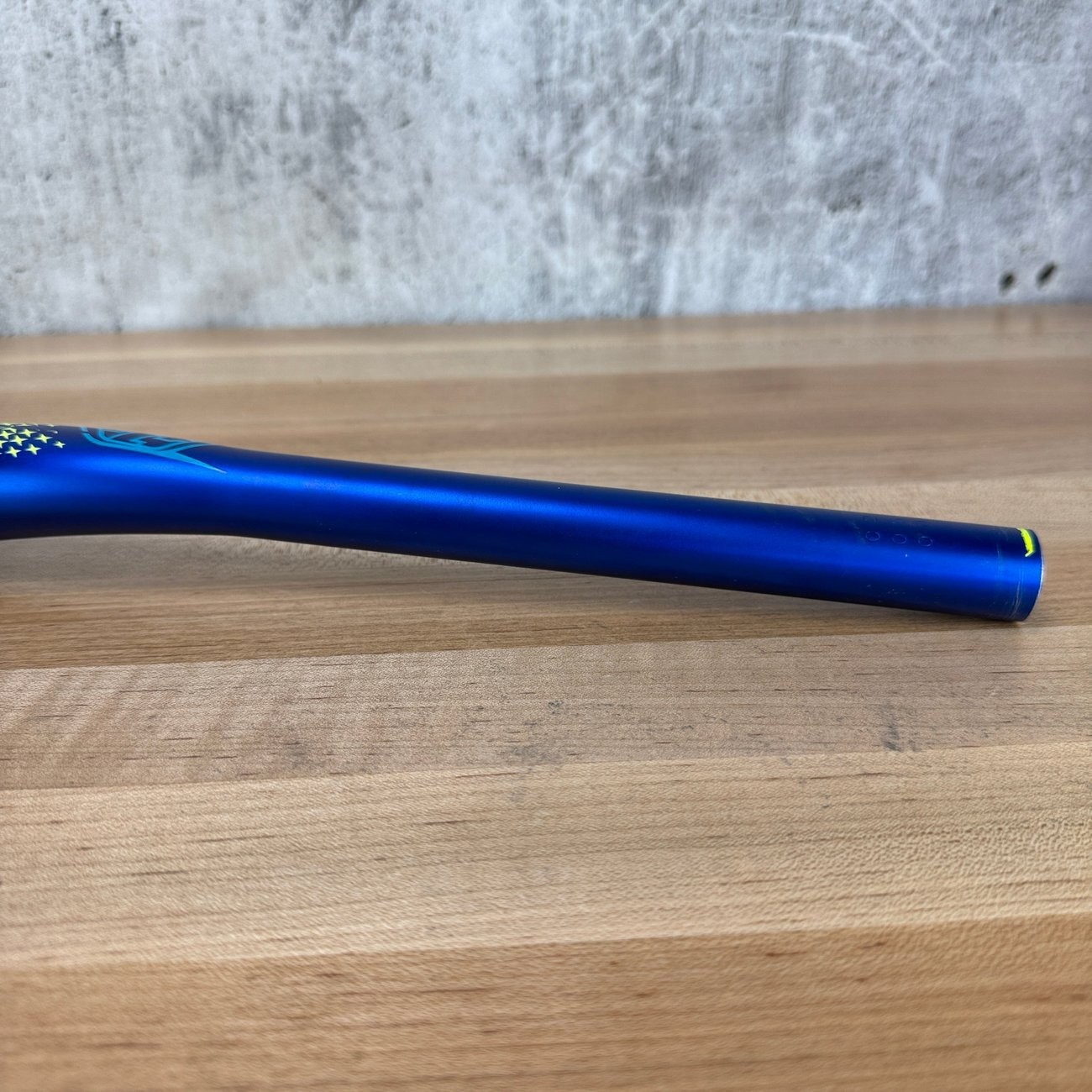 Troy Lee Decendant 780mm 25mm Rise Blue MTB Bike Flat Handlebar 348g