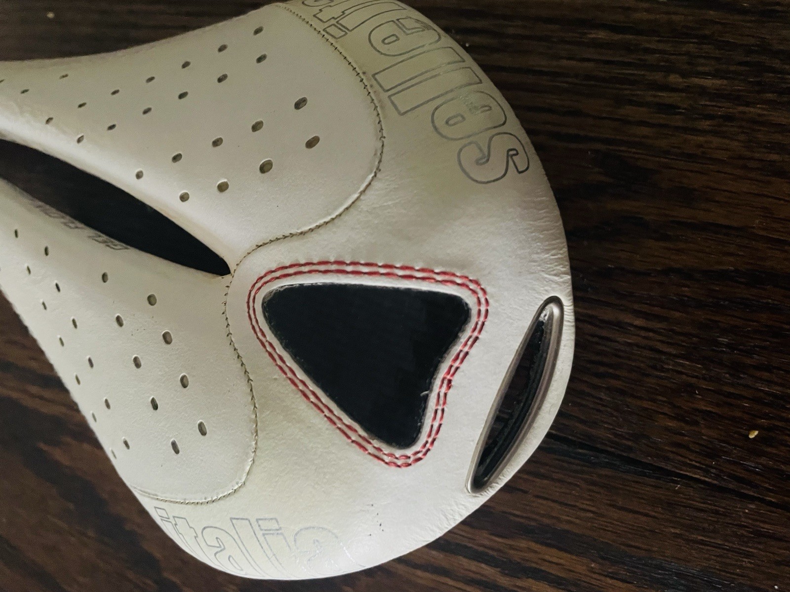 Selle Italia Flite Gel Flow/cut out/Titanium Rails – WHITE-VGC