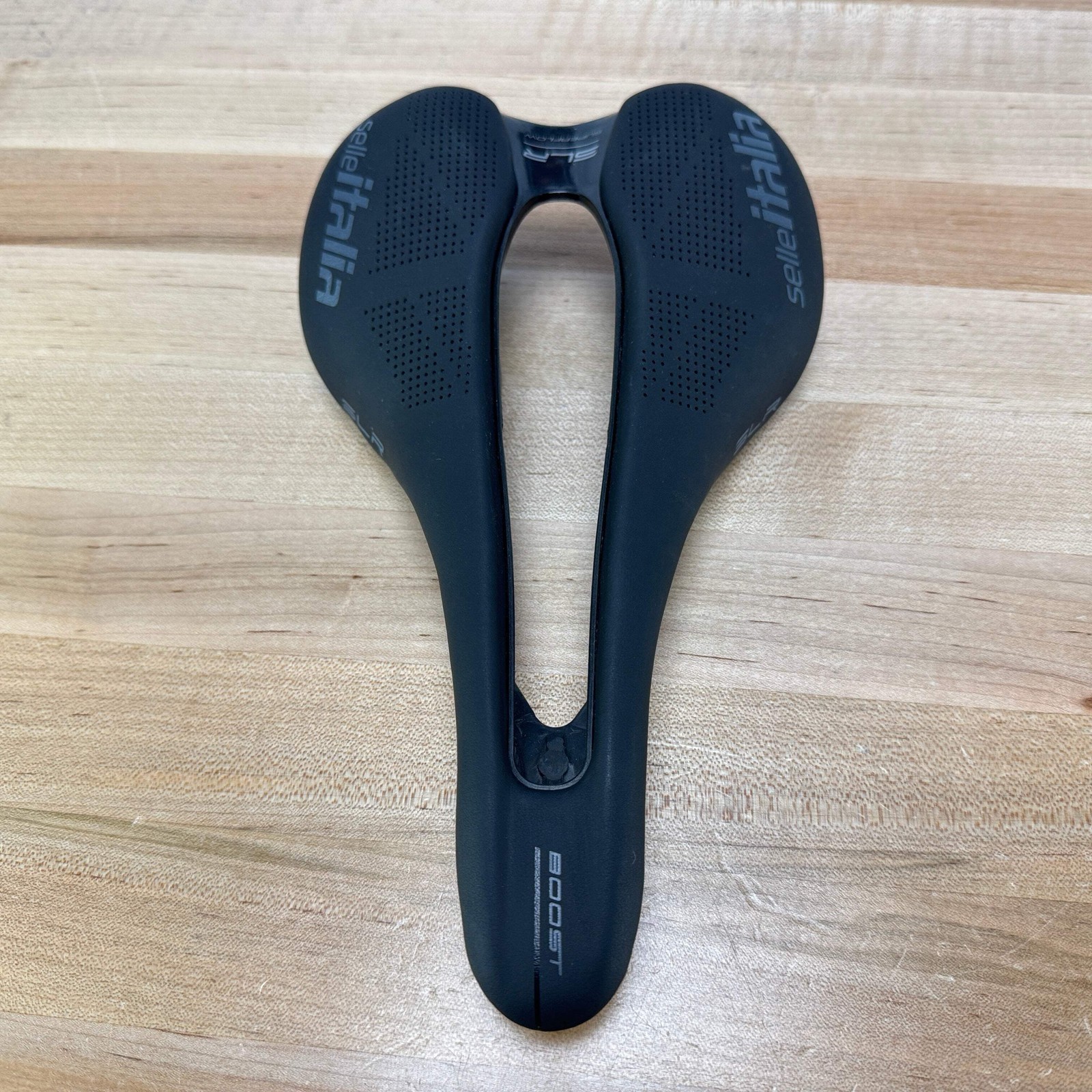 New Takeoff! Selle Italia SLR Boost Superflow L3 7x9mm Carbon Rails 145mm Saddle
