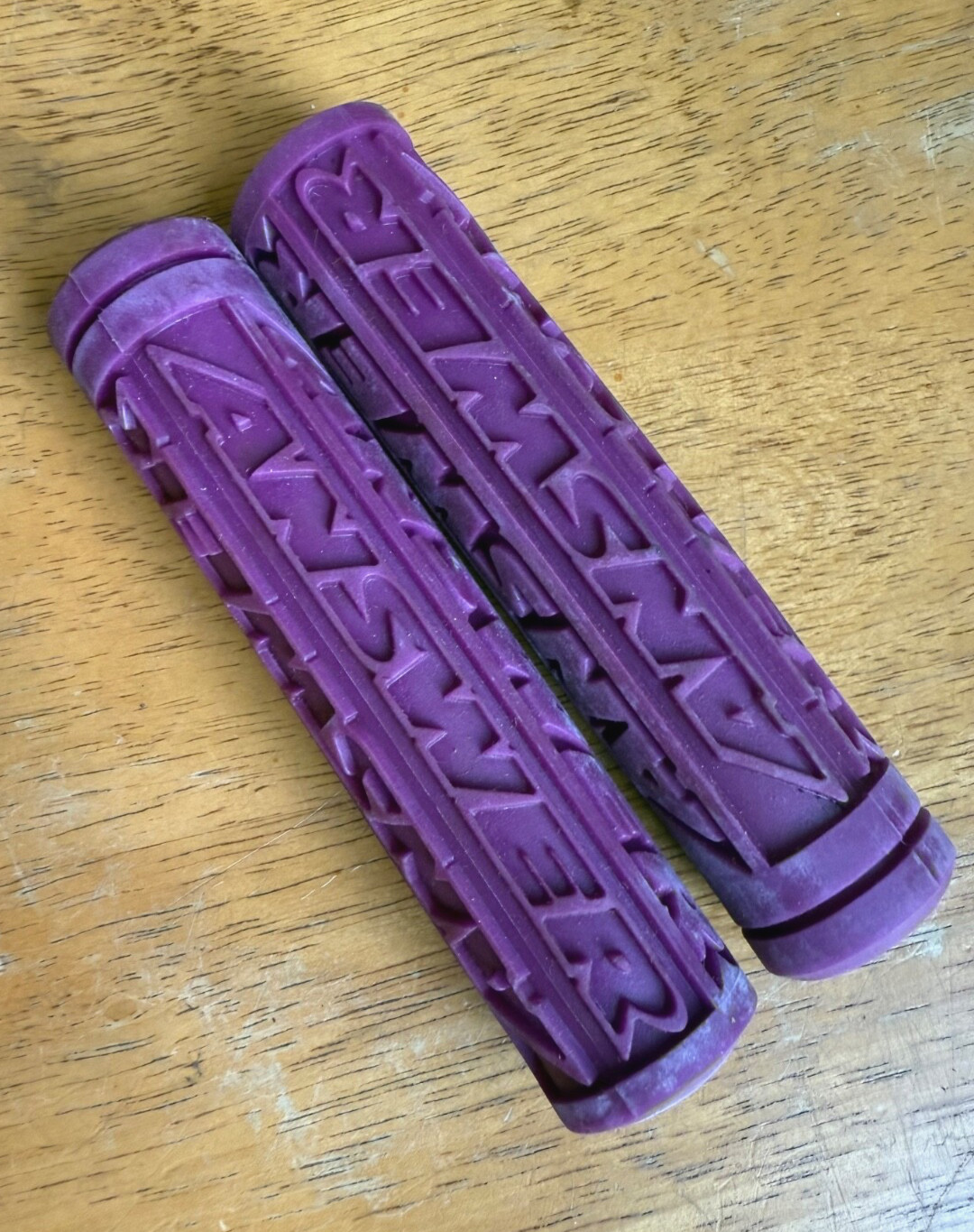 PURPLE Answer Logo Grips 4 3/4″ Made in USA *Fits ANY bicycle* VINTAGE