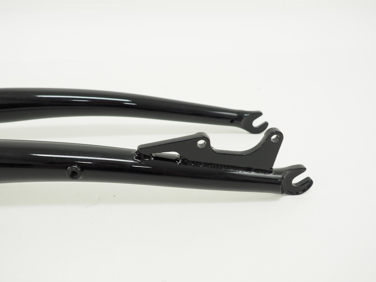 Unbranded 26″ Bicycle Rigid Fork Steel Black 1 1/8″ Steer 370mm Axle-Crown Disc