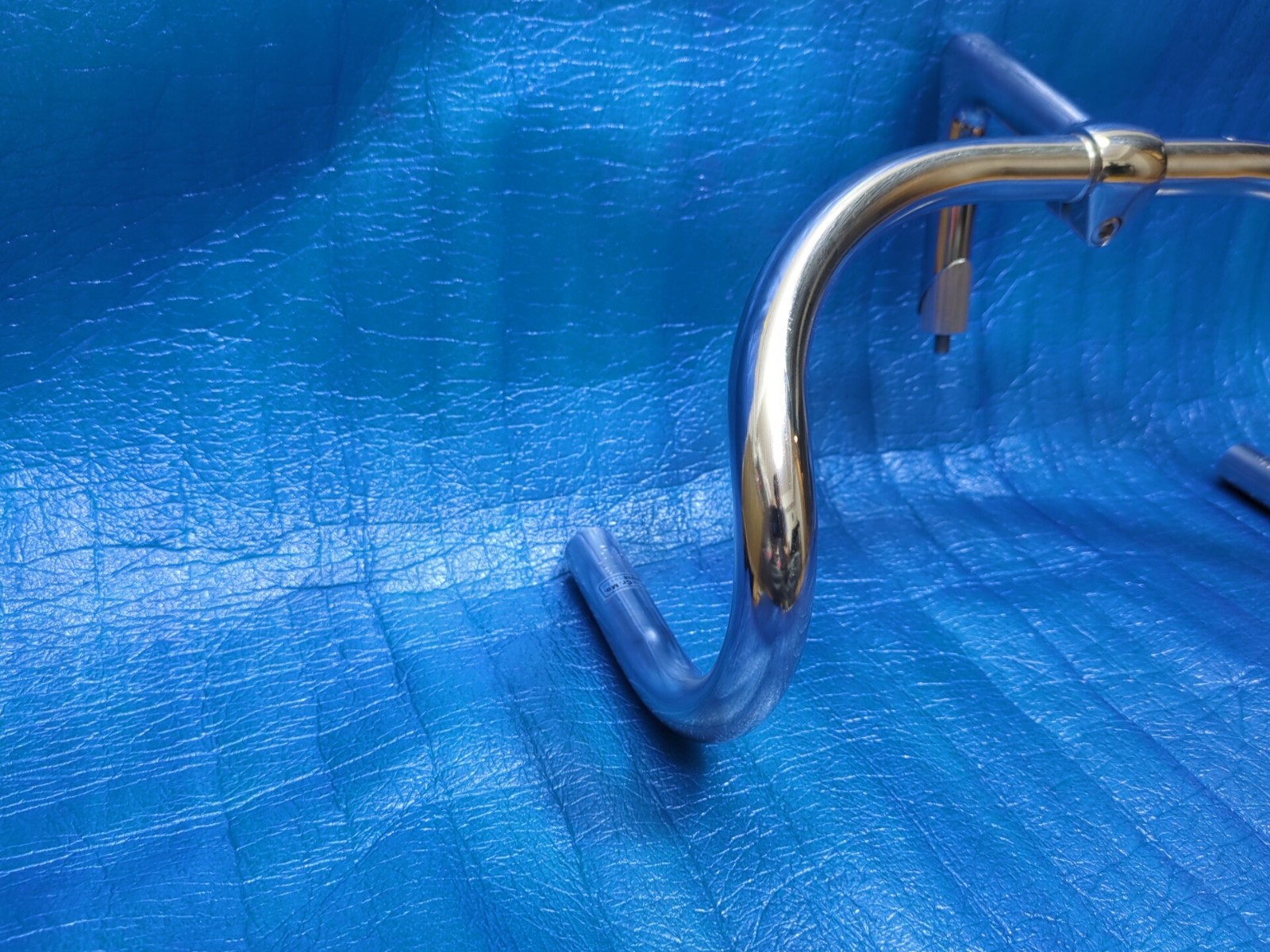 Nitto B123 CrMo 370mm NJS Handlebar + Nitto Jaguar 100mm 65 Degree Steel Stem
