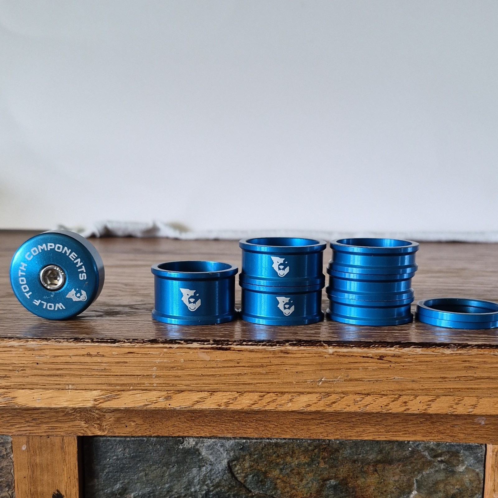 Wolf Tooth Components Blue 1 1/8 in Aluminum Headset Spacers Set