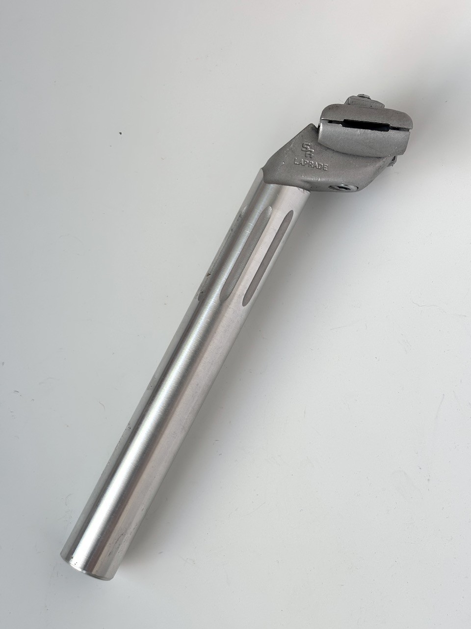Vintage NOS SR Laprade silver fluted aluminum seatpost 26.2 x 195 mm for road