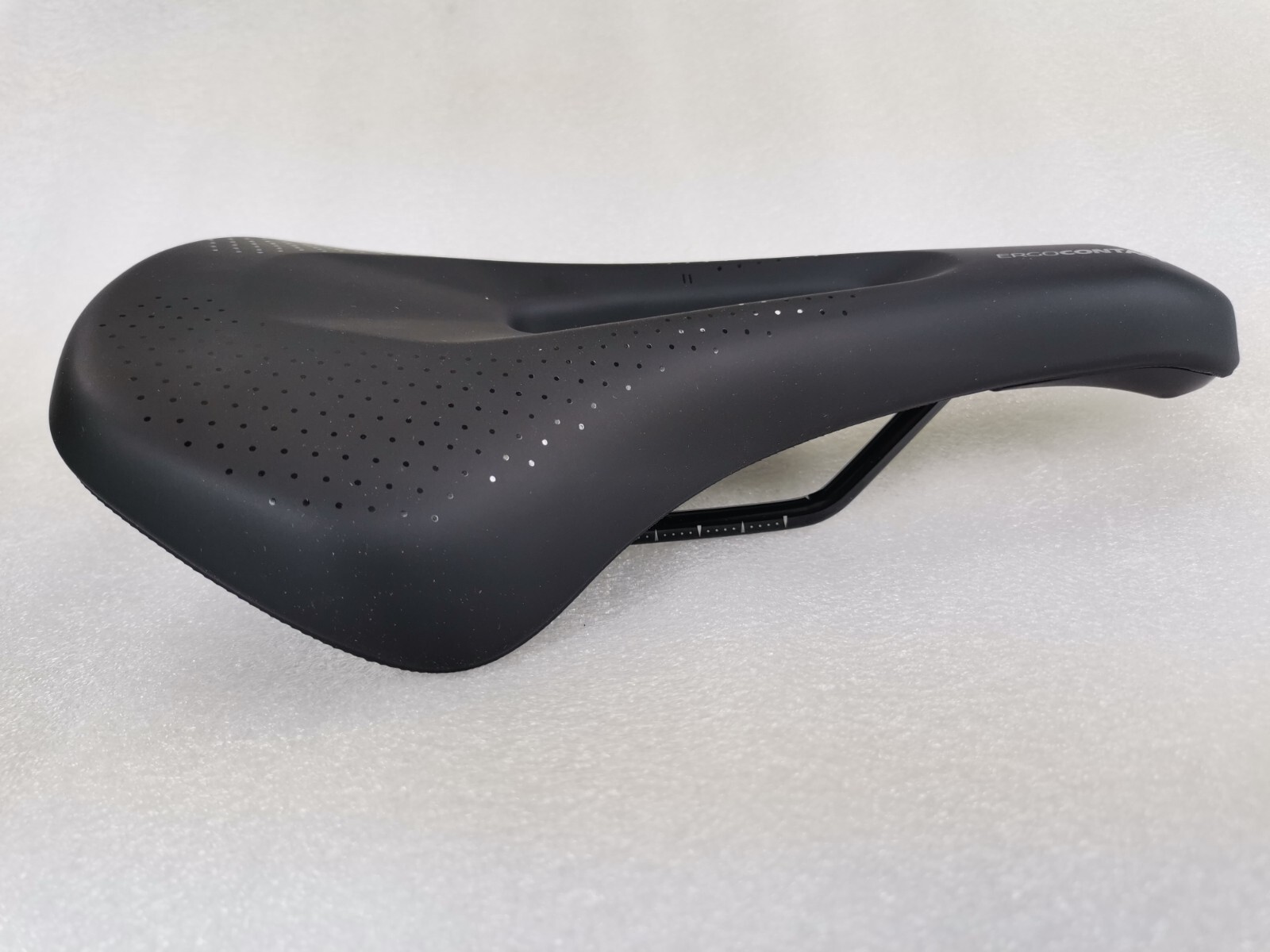 GIANT LIV ERGO CONTACT SHORT NOSE CUT OUT SEAT SADDLE MTB CITY TOURING 160MM