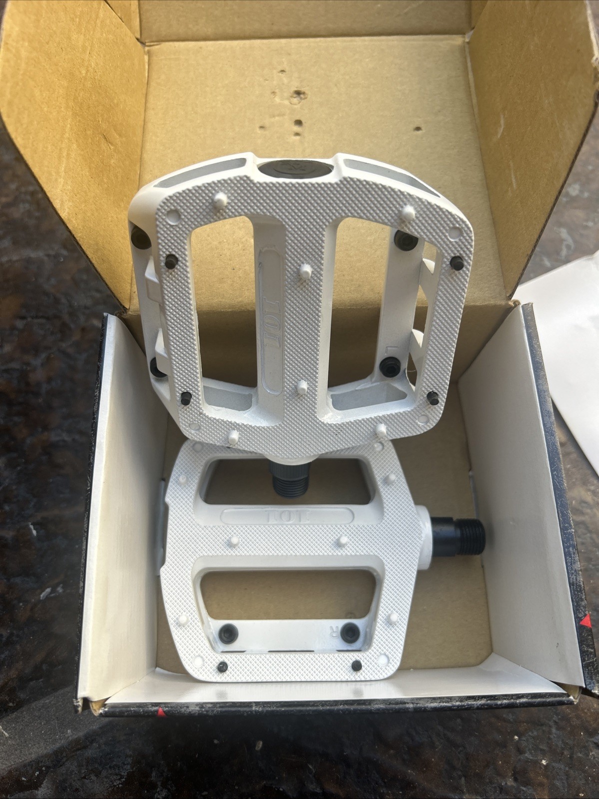 S&M BMX Pedals 101 Freestyle Retro BMX Pedals 9/16″ White Suits 3 Piece Cranks