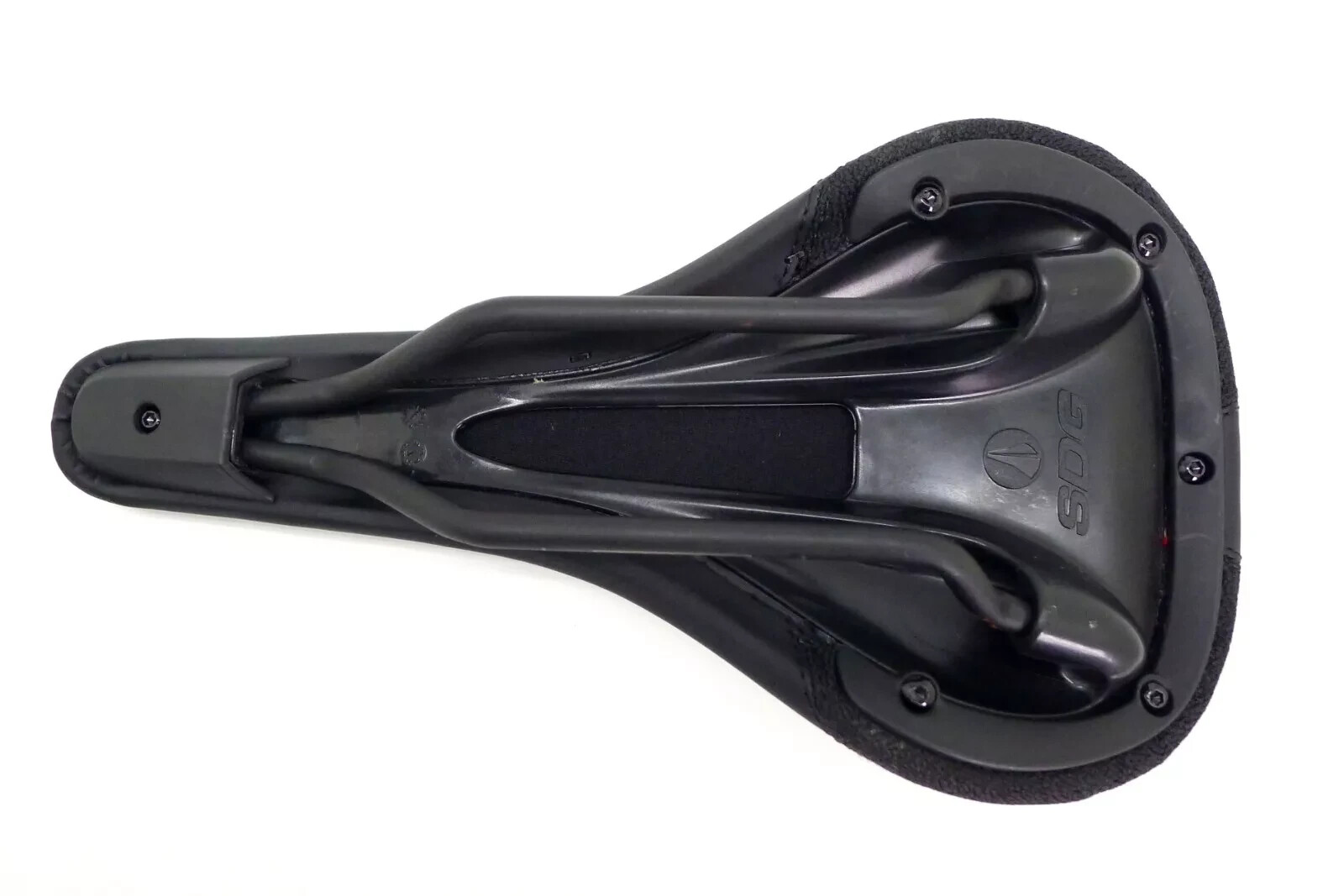 SDG Bel-Air V3 Traditional Saddle – Lux-Alloy Rail – Black/Black