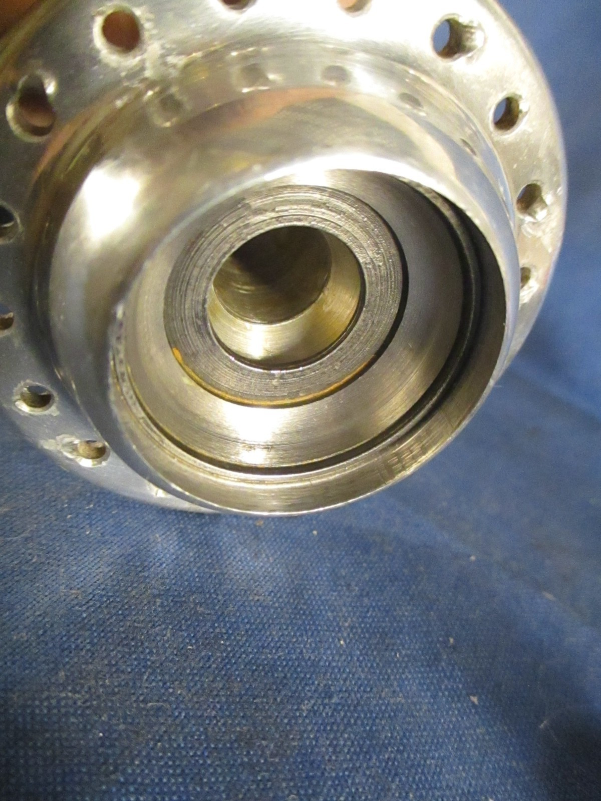 Campy smooth bearings O’hauled Campagnolo Nuovo era Record front hub w Q/R, 32 H