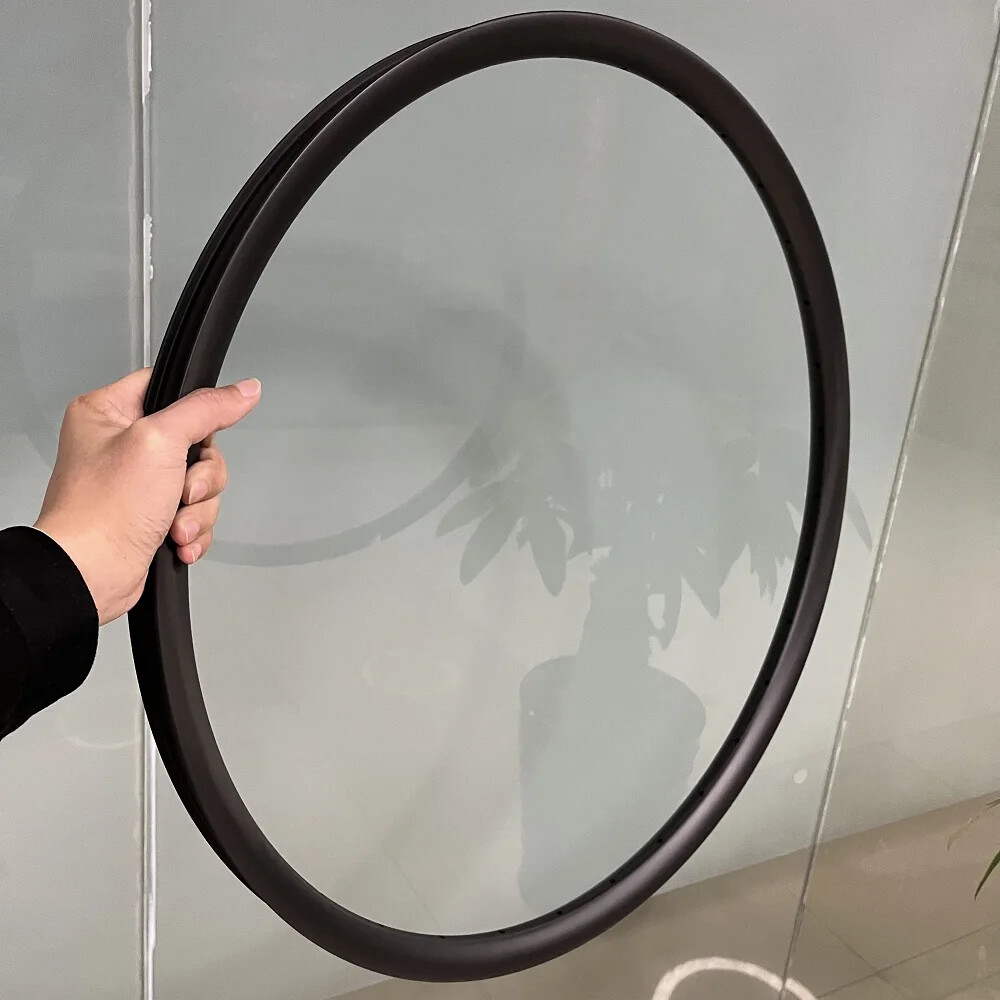 Superlight 29er 28mm Width 23mm Depth Hookless Tubeless MTB XC Carbon Fiber Rims