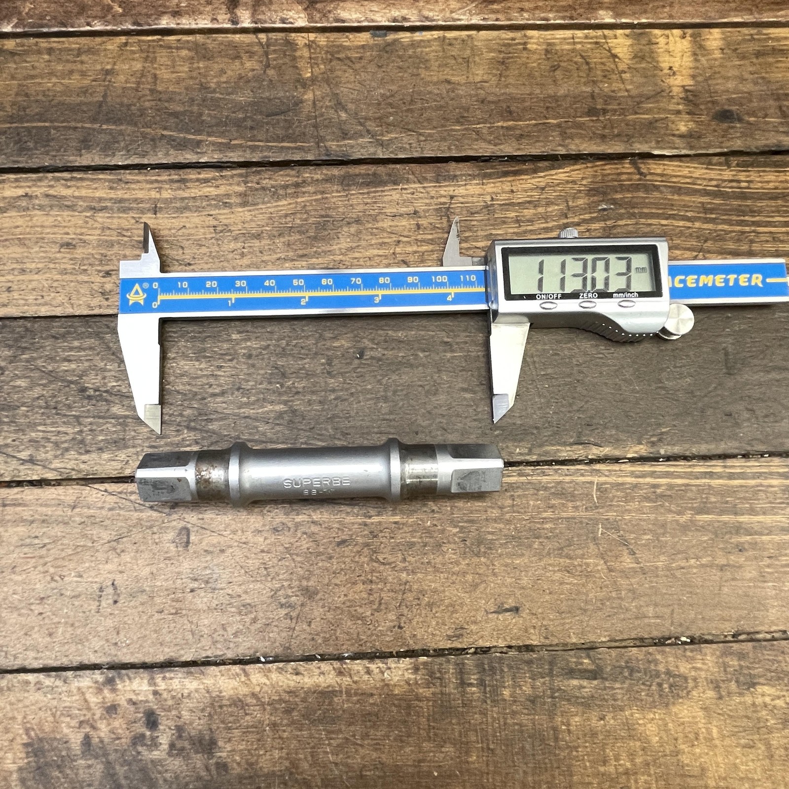 Vintage Suntour Superbe Bottom Bracket Spindle 68-W 113mm JIS 68mm Steel 80s