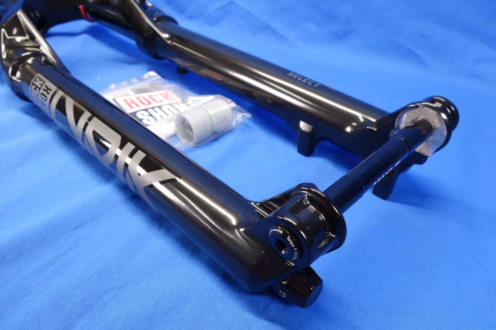 New RockShox Lyrik Select Charger RC 29″ Mtn Bike Fork, 140mm Travel, Boost Axle
