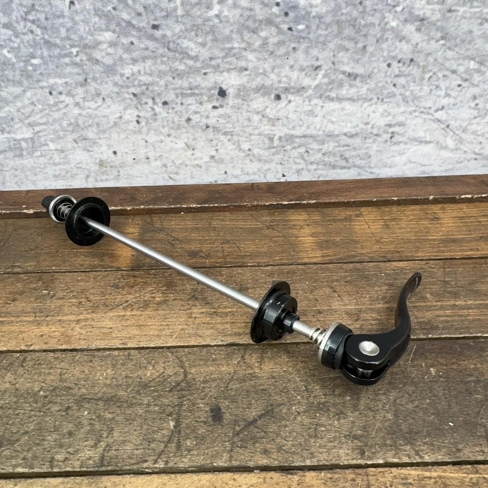 Salsa Rear Wheel Quick Release Skewer 180 Stainless Black Axle 75g