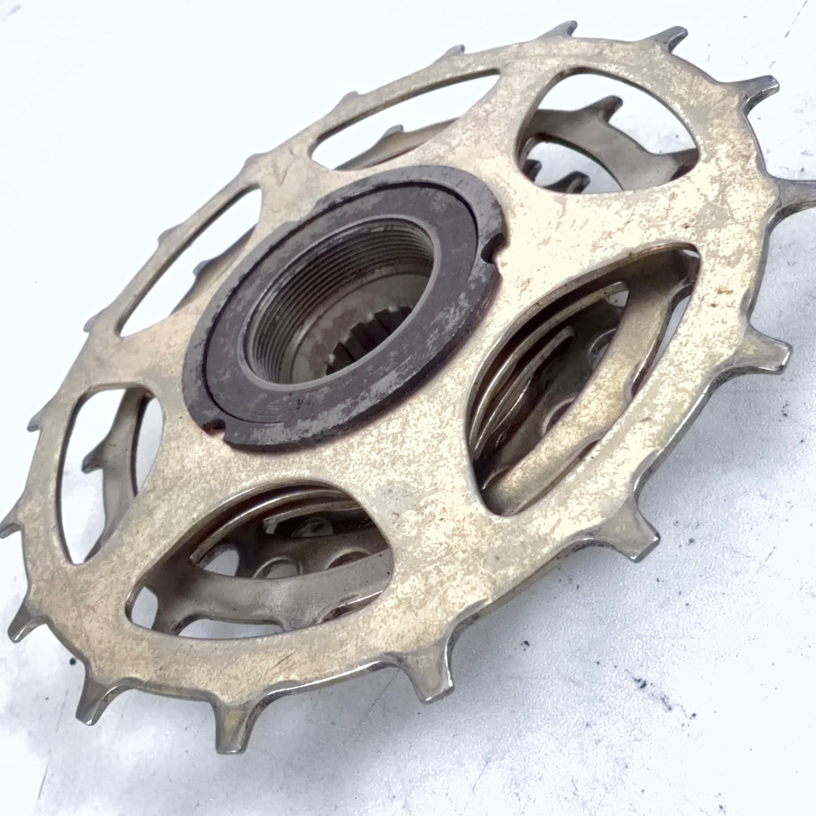 Shimano 14-34 Skip-Tooth 5-speed Freewheel – Gold – Cad Plated – Vintage