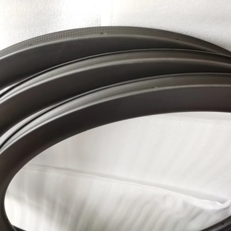Superlight 700c Carbon Fiber Road Bike Rims 25×30/35/38/40/45/55/50/60mm 24 28H