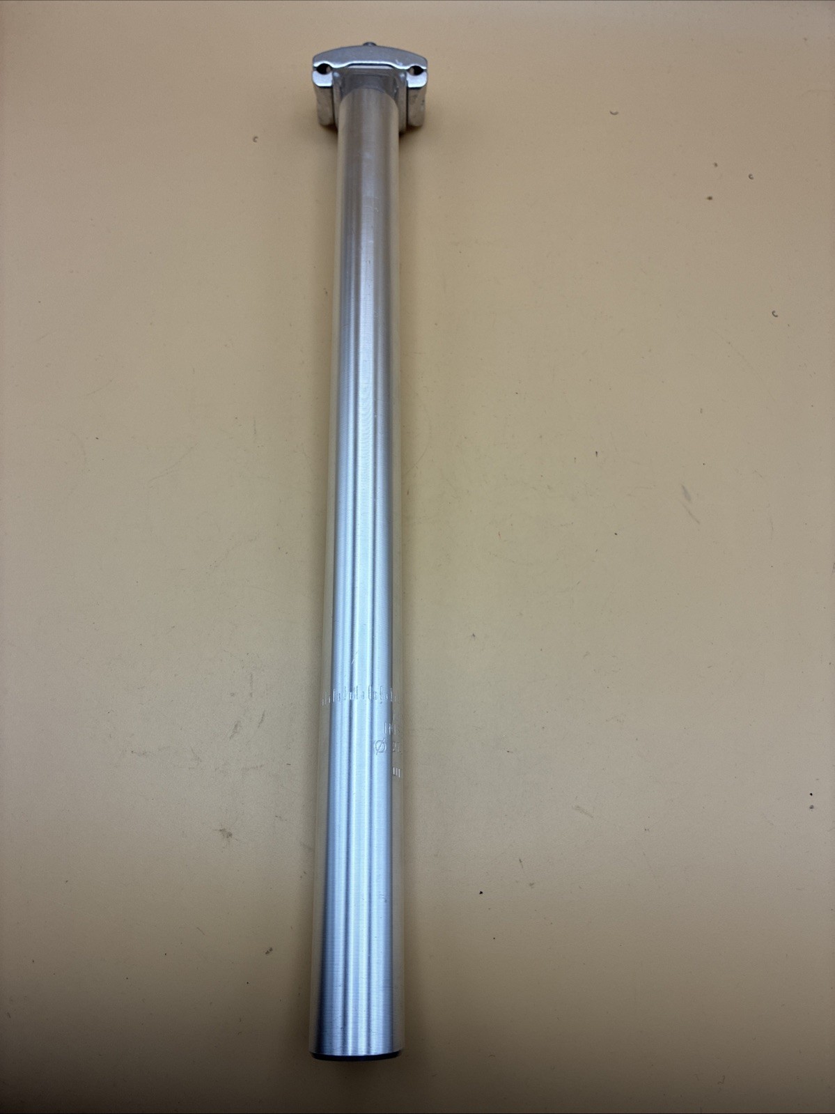 Uno Alloy 27.2 mm Seatpost Silver 400 mm Length