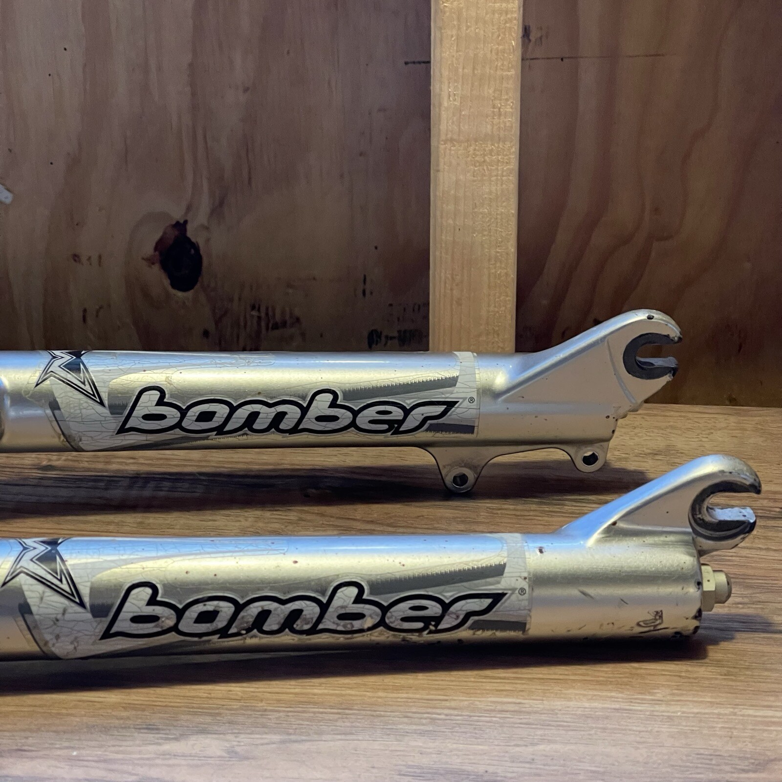 Marzocchi Bomber 2001 1 1/8 Threadless Suspension Fork 26 Disc V-Brake 80mm